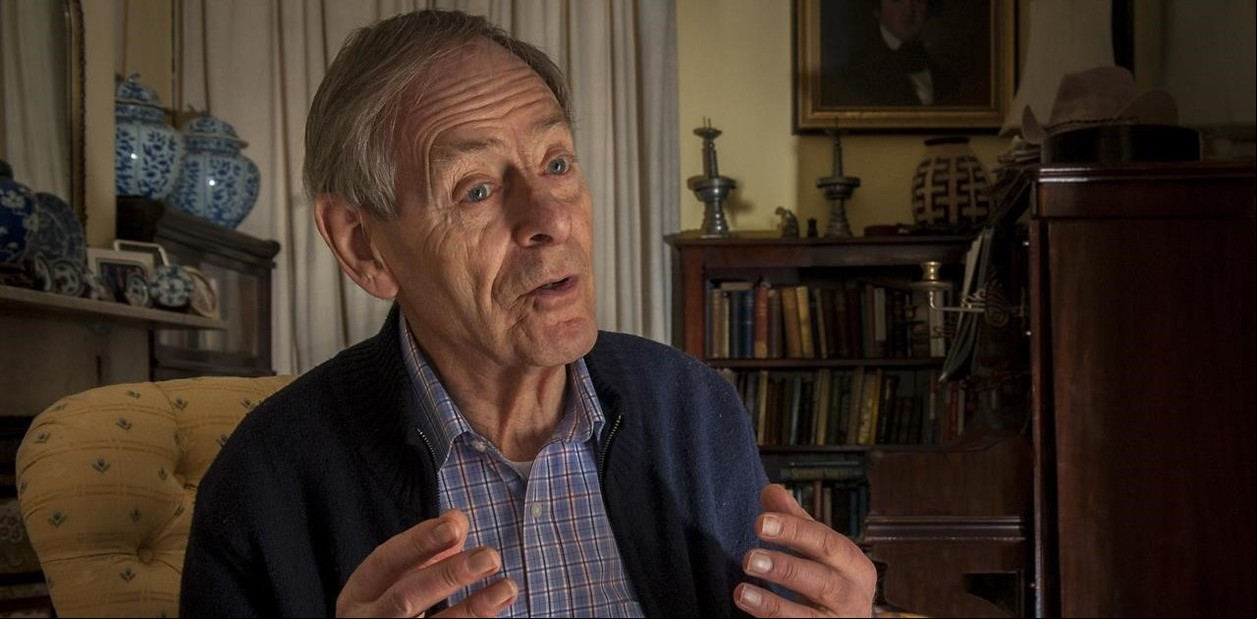 Neal Ascherson, historiador, periodista y escritor, en su casa de Islington, Gran Bretaña.
Foto: Noel Smart.
