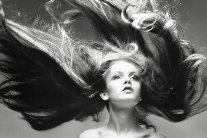 In this January 1968 photo released by Christie's Auction House in New York, fashion model "Twiggy" is shown. The Richard Avedon photo will be among other Avedon images offered for auction by Christie's Paris galleries in the Fall of 2010. The sale will raise money for the New York-based Avedon Foundation. (AP Photo/Christie's, Richard Avedon) NO SALES eeuu nuva york Twiggy remate fotografias de richard avedon remates subastas