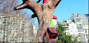 Transforman árboles secos en esculturas del medio ambiente