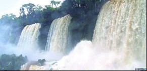 Cataratas, con ocho veces más agua que lo normal