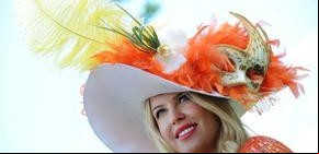 Locos en Ascot: la realeza británica se puso todo para la tradicional carrera