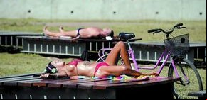 Advierten que cada vez hay más adictos al bronceado