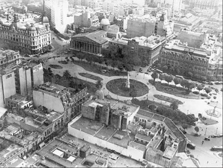 El viejo Cabildo sin torre, antes de la restauración. Archivo Clarín