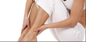 ¿Por qué se me hinchan las piernas?