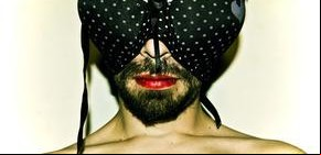 Hombres vestidos de mujer: ¿fantasía o realidad?