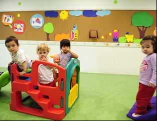 Aseguran que a los bebés no los perjudica que su mamá vuelva al trabajo
