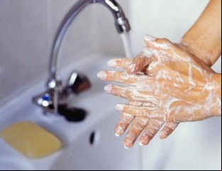 Prevení las enfermedades con un simple lavado de manos
