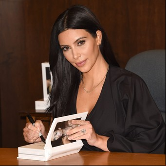 Maquillate como Kim Kardashian