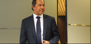 Otro giro K de Scioli: el domingo va a 678 por primera vez