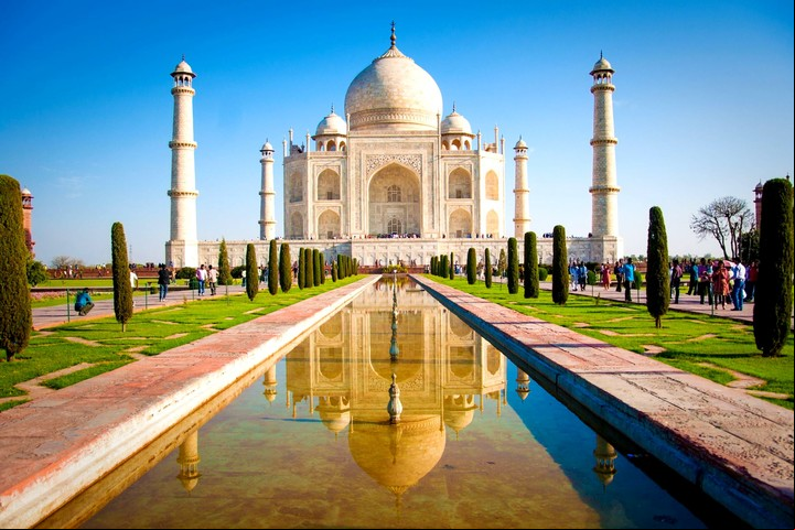 El majestuoso Taj Mahal de La India, construido en el año 1632, se inspiró Disney para hacer el castillo de Ágrabah, de Aladdín y la princesa Jasmín.