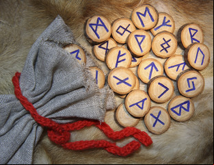 Las runas vikingas, uno de los oráculos más antiguos del mundo