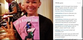 Un libro recopila cómo actrices porno les contaron a sus padres a qué se dedican