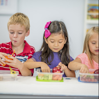 Fuerte advertencia de pediatras por lo que les venden a los chicos en los kioscos escolares