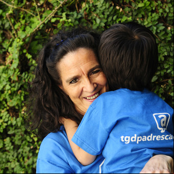 Adoptó sola, a los 47 años, a un nene con autismo: “El universo nos unió”
