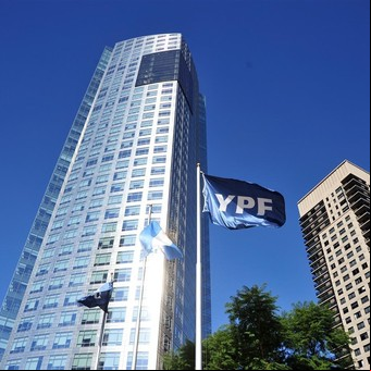 Argentina gana tiempo en el juicio por la expropiación de YPF en EE.UU.