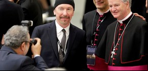 The Edge, el primer rockero en tocar en la Capilla Sixtina