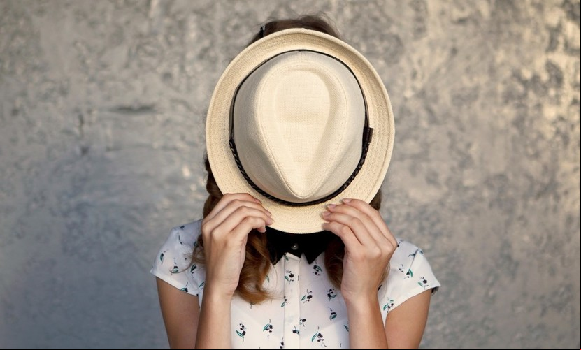 Consejos para superar la timidez y aumentar el bienestar mental, según la psicología