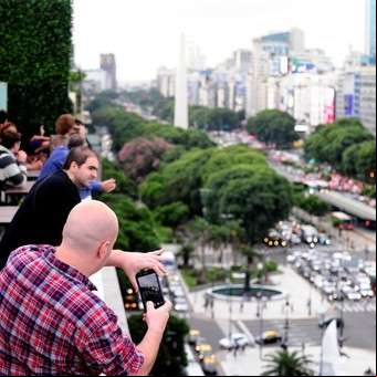 Desde las terrazas, un  tour permite descubrir otras caras de la Ciudad