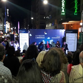 La Noche de las Librerías copó la Avenida Corrientes
