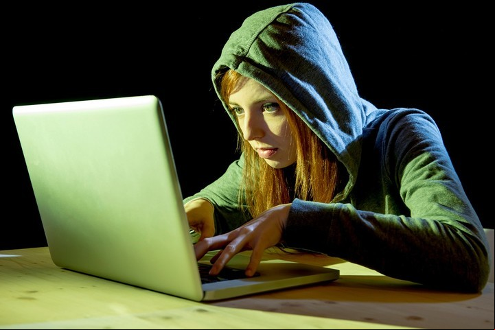 El "stalkeo", un caso de acoso. Foto Facebook