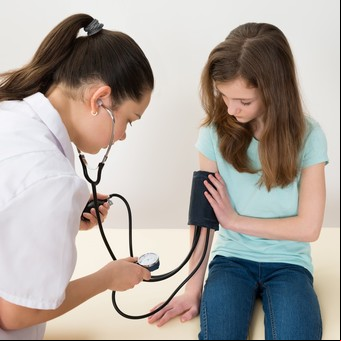 Hipertensión: aumentan los casos en niños y adolescentes