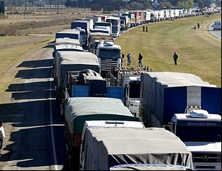Inflación récord: los costos del transporte de cargas aumentaron 20,3% en un mes