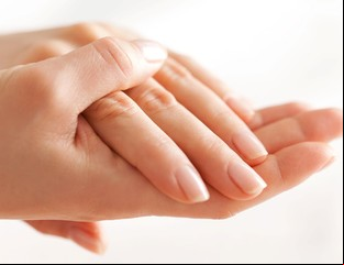Conoce los productos indispensables para mantener tus uñas saludables