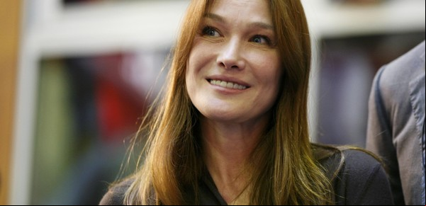 Carla Bruni, la esposa de Nicolás Sarkozy, habló de adicciones y de sexo