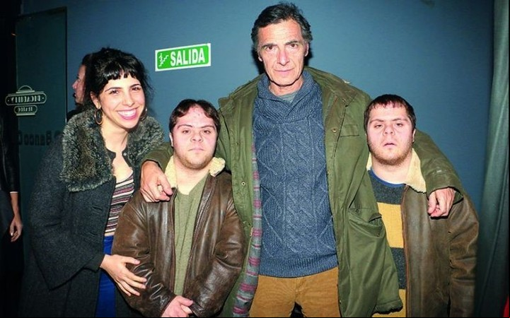 Gustavo Garzón junto a sus hijos. Foto Archivo Clarín