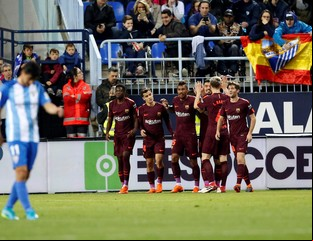 Barcelona no extrañó a Messi: ganó en Málaga y sigue puntero