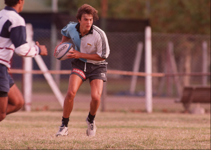Juan Martín Hernández durante un entrenamiento con Los Pumitas en el año 2000. Archivo Clarín