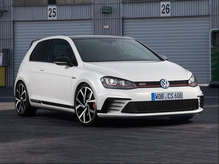 Volkswagen Golf GTi, uno de los 3 autos de Mark Zuckerberg.