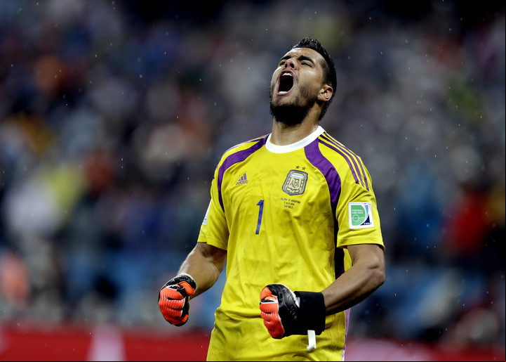 Sergio Romero llevaba dos Mundiales consecutivos siendo el arquero titular de la Selección Argentina. (Foto: AP).