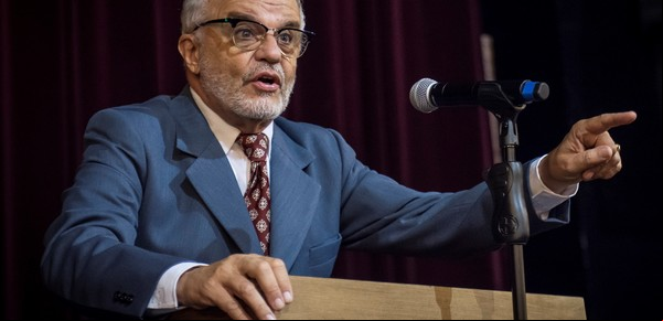 Juan Leyrado: Un doctor contra todos