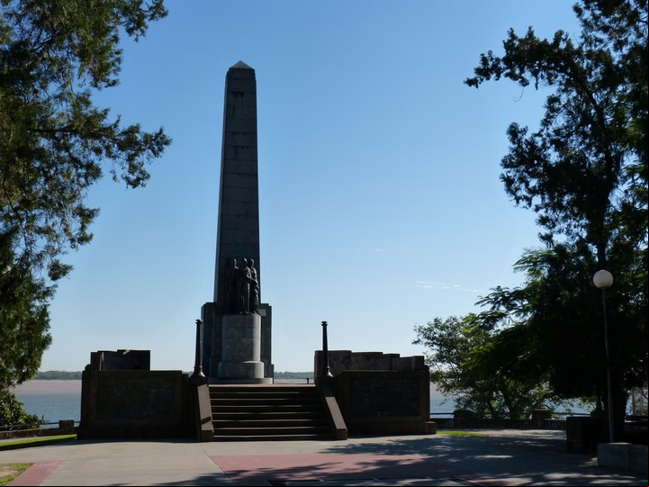Monumento a las Cautivas, Corrientes capital (Viajes)