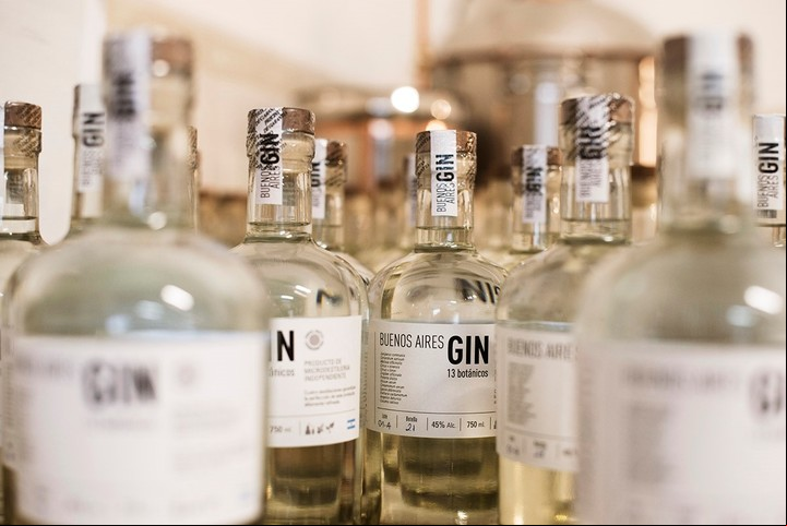 Gin, en la nueva isla de bebidas (Gentileza Destilería Moretti)