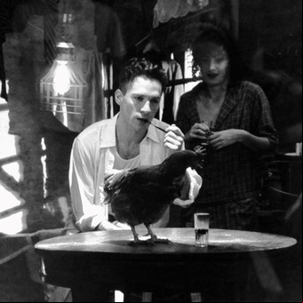Un Marcel Duchamp porteño, con noches de cocaína y mirada crítica
