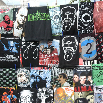 Quiero escuchar cantar a tu remera