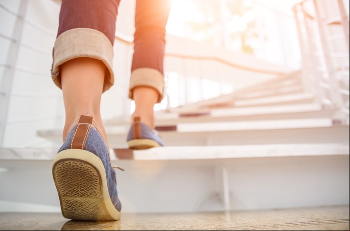 Subir escaleras podría reducir el riesgo de sufrir enfermedades cardíacas.