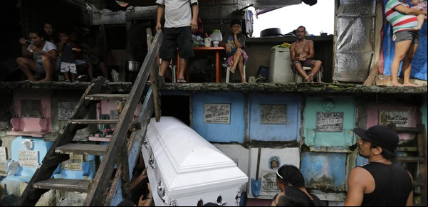 El insólito barrio privado que se construyó dentro de un cementerio