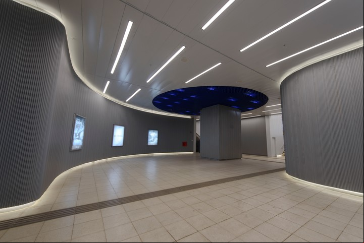 Estación Retiro. Las áreas de conexión entre los trenes y el subte C se limpiaron y transformaron por completo con iluminación led, revestimiento en las paredes y nuevos pisos.