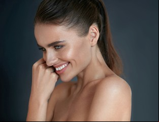 La vitamina que mejora la salud de la piel y hace lucir más joven