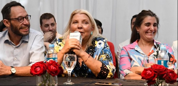 Elisa Carrió: "Es una locura que el Gobierno esté pensando en aumentar impuestos , es un robo escandaloso"