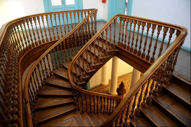 Escalinata. La sumaron en 1870 y es símbolo de la Chacra de los Remedios. /Alfredo Martínez