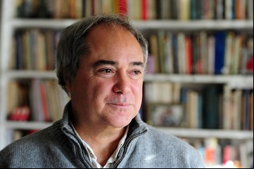 El profesor de una nocturna que es irado por sus novelas