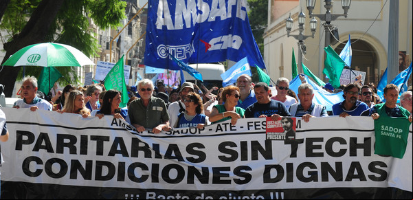 Paritaria de estatales: no hubo oferta de aumento y los gremios alertan que de las 47 mil bajas en el Estado, 10 mil fueron por bajos salarios