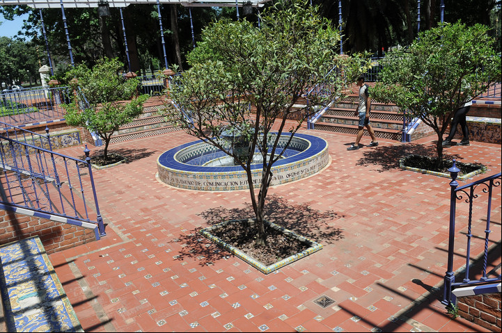 Oasis. En los bosques de Palermo, el Patio Andaluz. / Luciano Thieberger