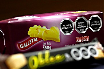 Etiquetado frontal de alimentos: debate por los nutrientes, el azúcar y el huevo Kinder sin sorpresa
