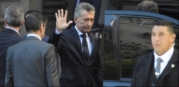 Mauricio Macri llamó a Juan Schiaretti para felicitarlo y en Gabinete hubo críticas para Elisa Carrió