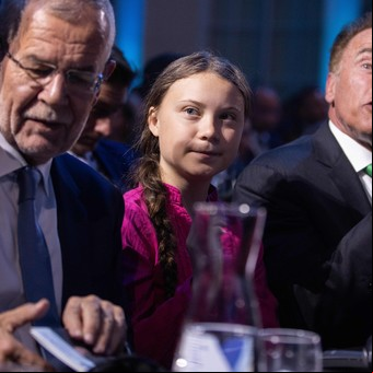 Schwarzenegger le consiguió un Tesla a Greta Thunberg para que viaje sin contaminar